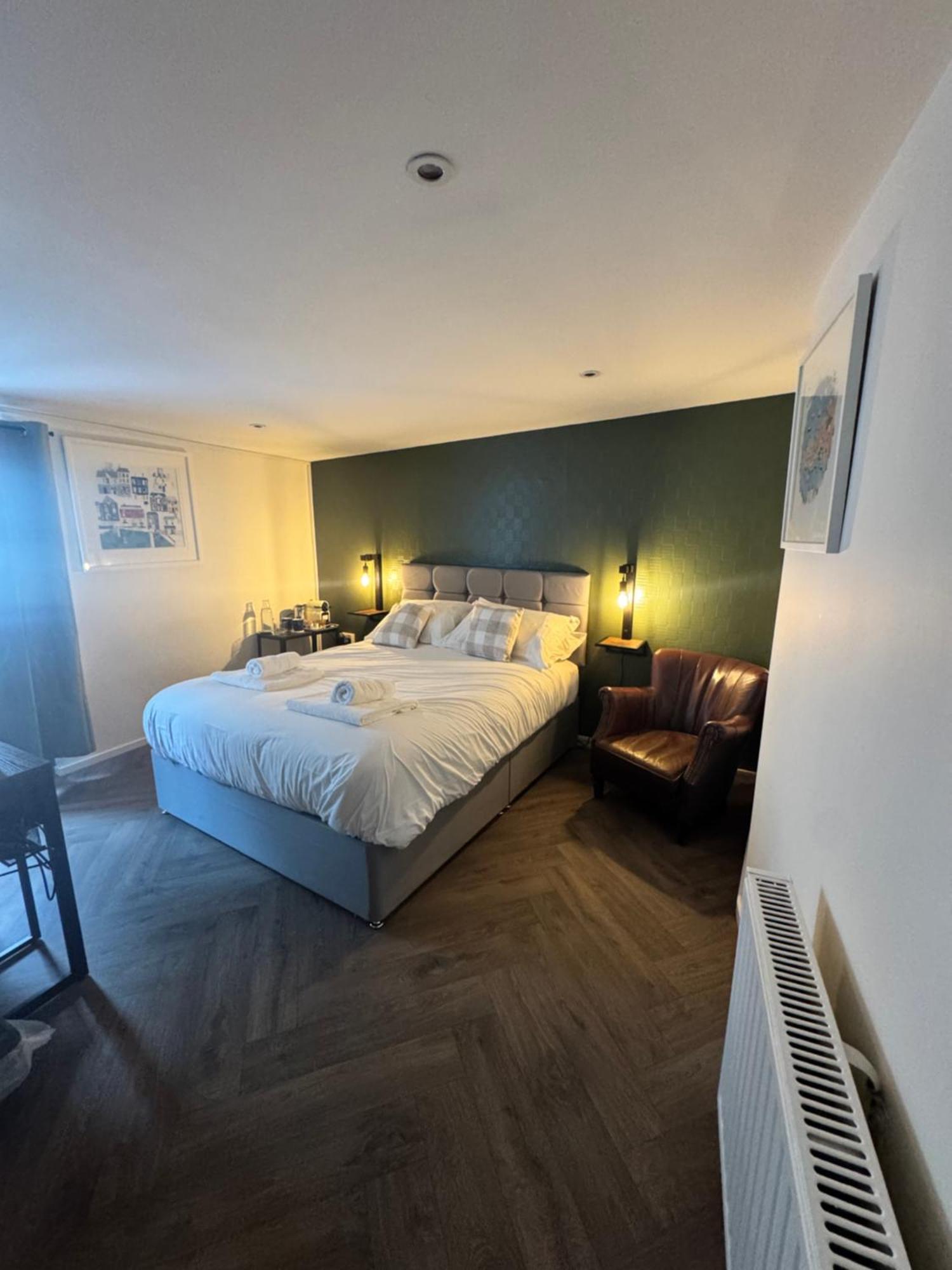 The London Inn Падстоу Екстер'єр фото